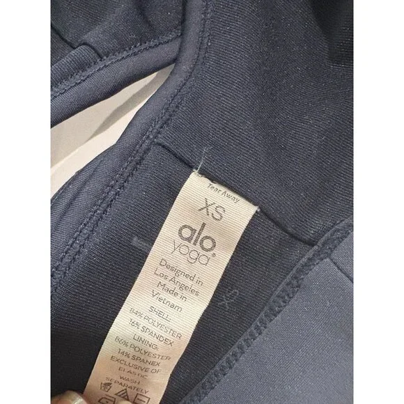 ALO Yoga Airlift Intrigue Bra in Navy